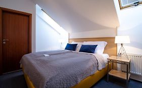 Greensgate Hotel Dysina